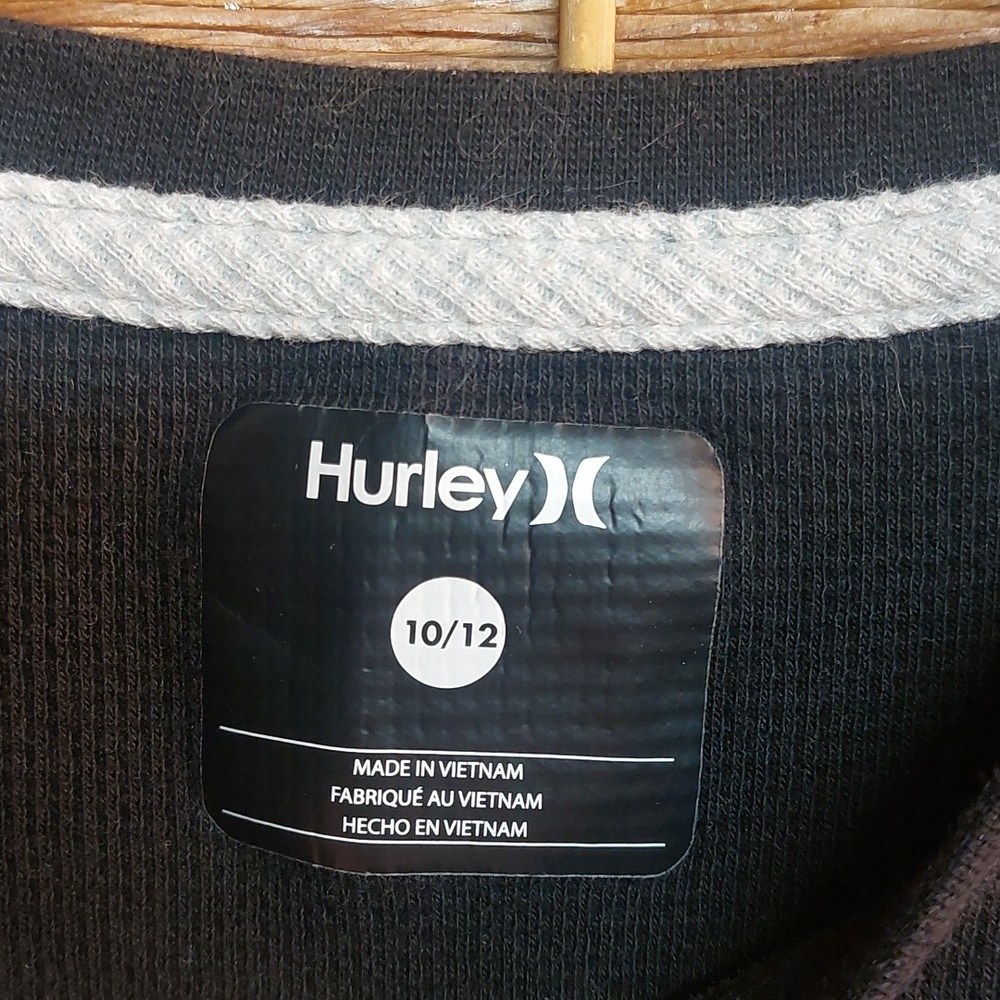 Hurley Boy's Henley & Crew Neck Shirts 4 Pcs - Blue, Light Blue, Olive,  Camo - Picture 8 of 9